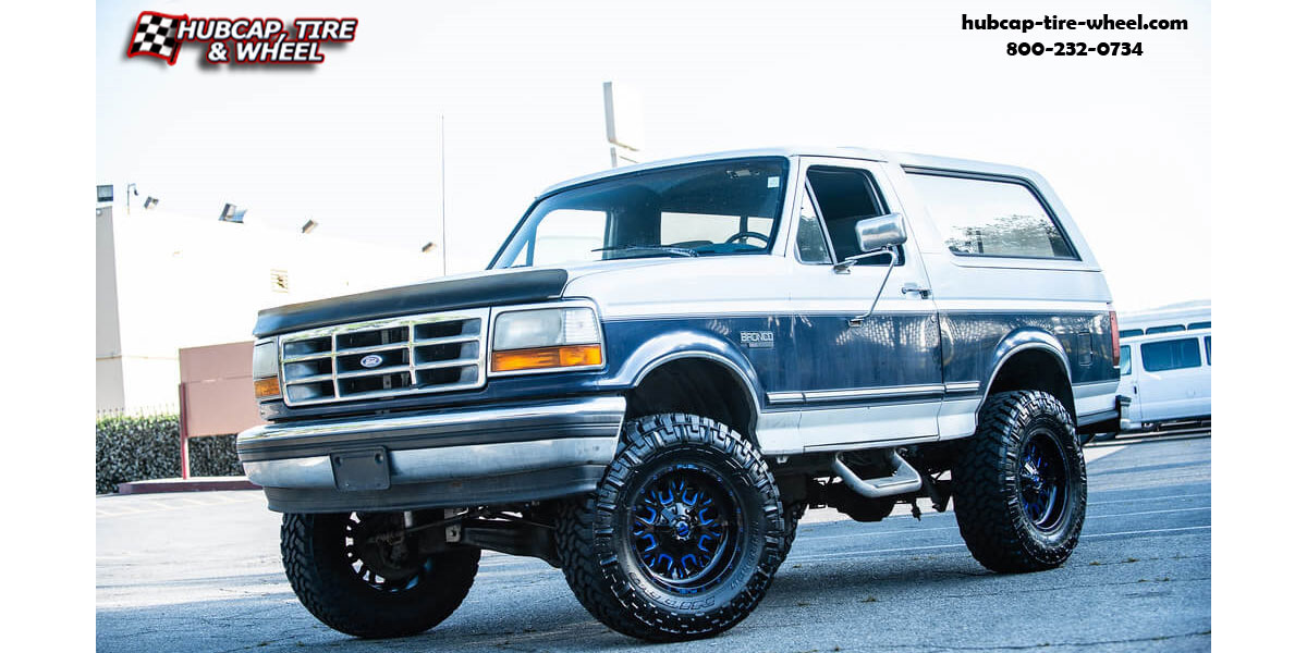 vehicle gallery/1996 ford bronco fuel d645 stroke gloss black candy blue accents 20x10 custom aftermarket truck  Gloss Black w/ Candy Blue Accents wheels and rims