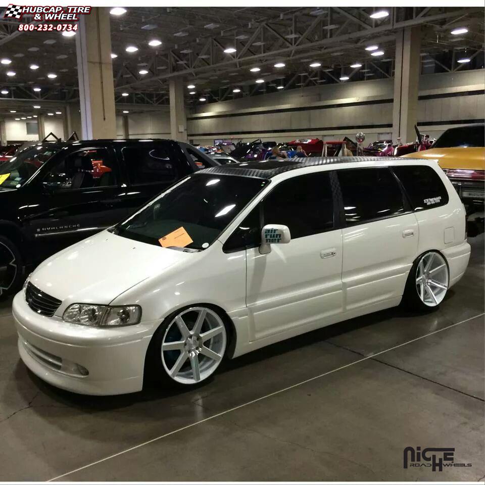 vehicle gallery/honda odyssey niche verona m151 20x9  Gloss White & Machined wheels and rims