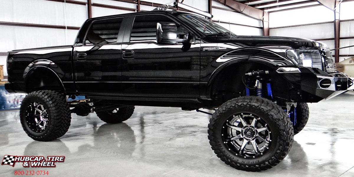 vehicle gallery/2017 ford f 150 fuel d247 rampage chrome center gloss black lip 22x12 custom aftermarket Chrome w/ Gloss Black Lip wheels and rims