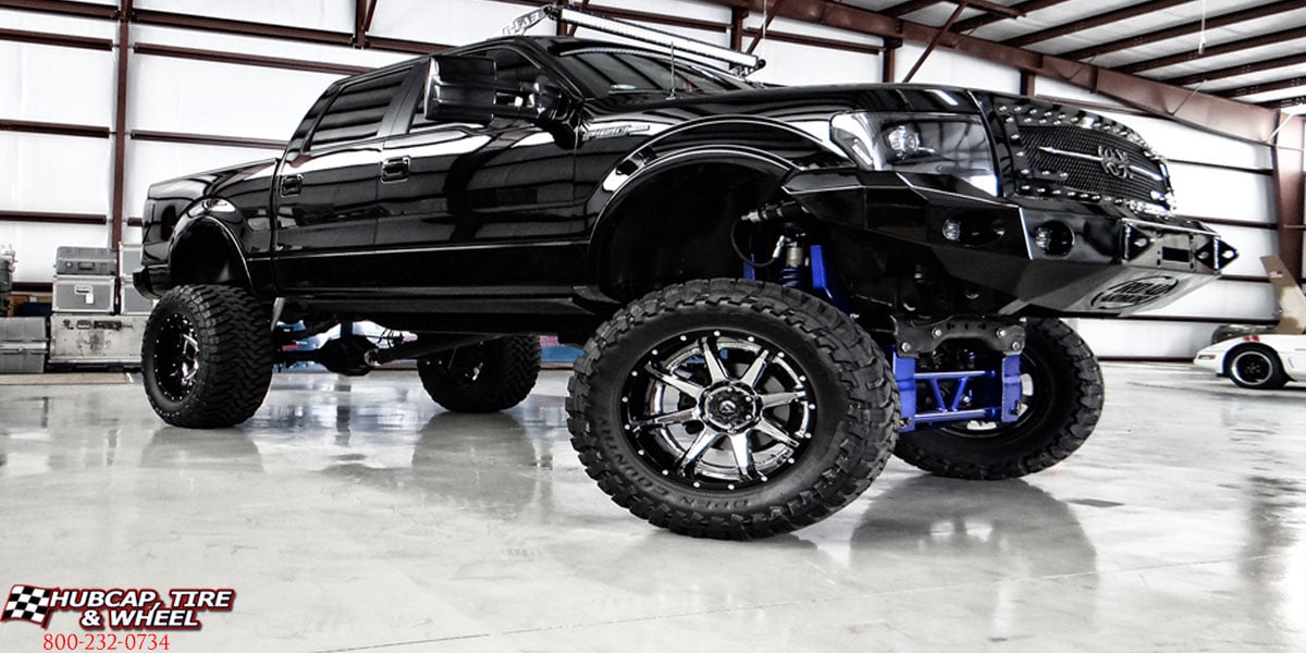 vehicle gallery/2017 ford f 150 fuel d247 rampage chrome center gloss black lip 22x12 custom aftermarket Chrome w/ Gloss Black Lip wheels and rims