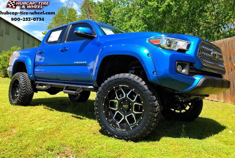 vehicle gallery/toyota tacoma moto metal mo981 spade 20x10  Gloss Black Machined wheels and rims