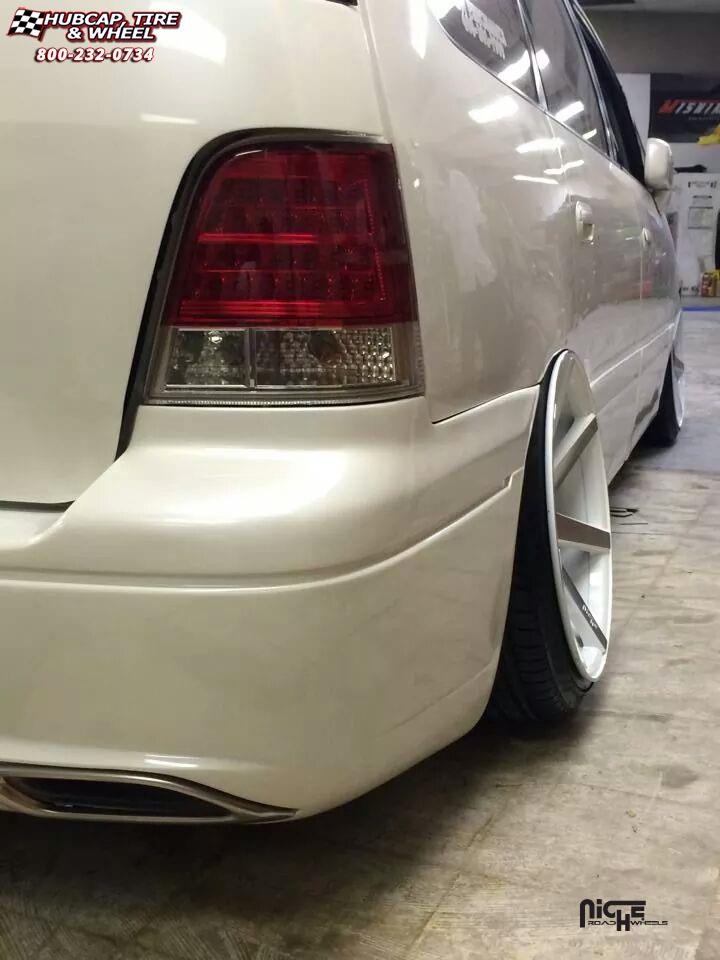 vehicle gallery/honda odyssey niche verona m151 20x9  Gloss White & Machined wheels and rims