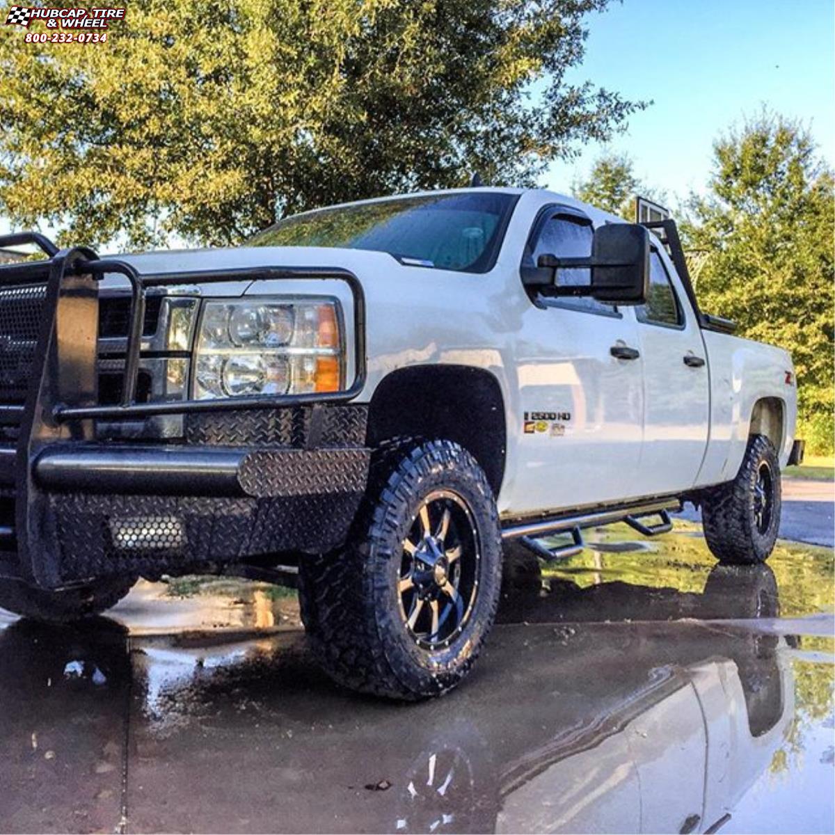 vehicle gallery/chevrolet silverado 2500 moto metal mo970  Gloss Black Machined Face wheels and rims