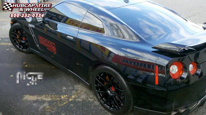 vehicle gallery/nissan gt r niche circuit m108 20x10  Black & Machined wheels and rims