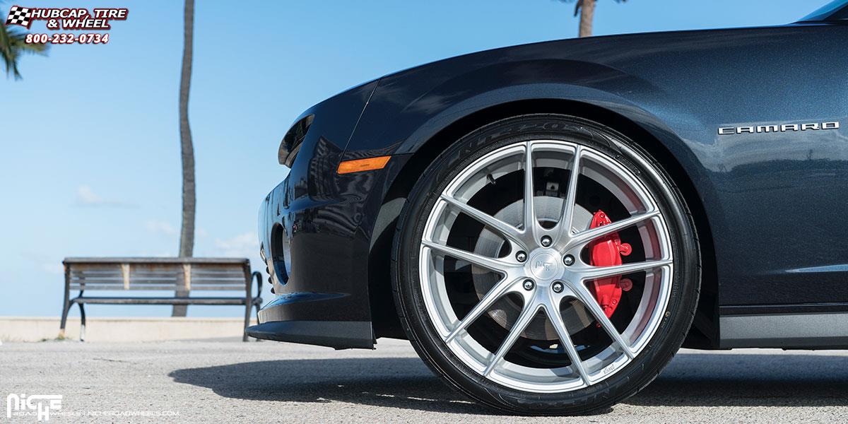 vehicle gallery/chevrolet camaro niche targa m131  Silver & Machined wheels and rims