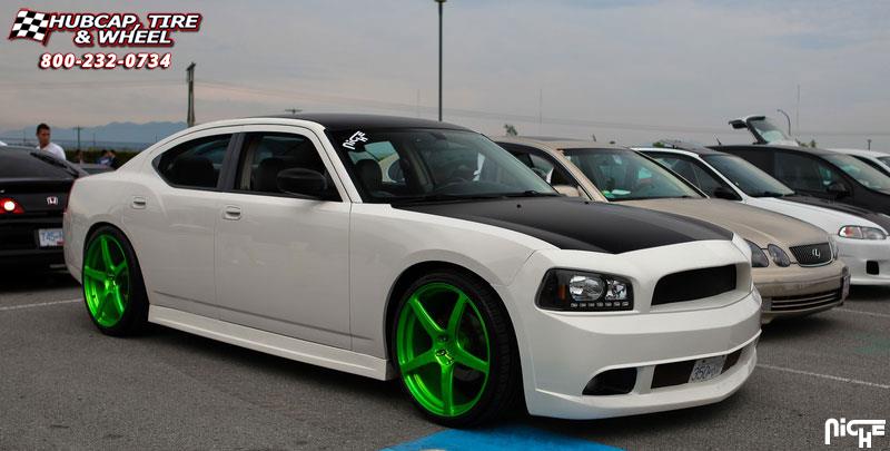 vehicle gallery/dodge charger niche scuderia 5 22x95  Hi Luster Polish | Transparent Candy Green wheels and rims