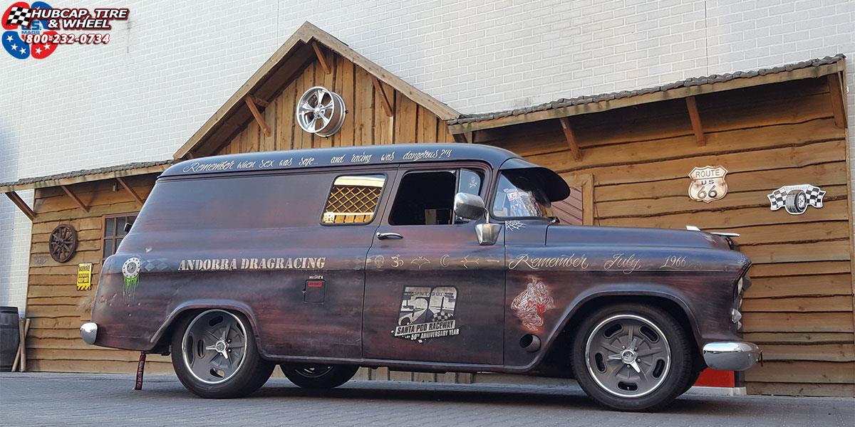 vehicle gallery/chevrolet suburban us mags bonneville u435 18X8  Textured Grey, Polished Lip wheels and rims