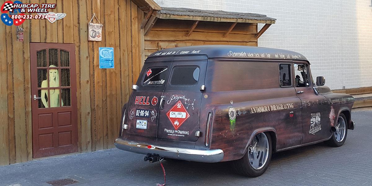 vehicle gallery/chevrolet suburban us mags bonneville u435 18X8  Textured Grey, Polished Lip wheels and rims