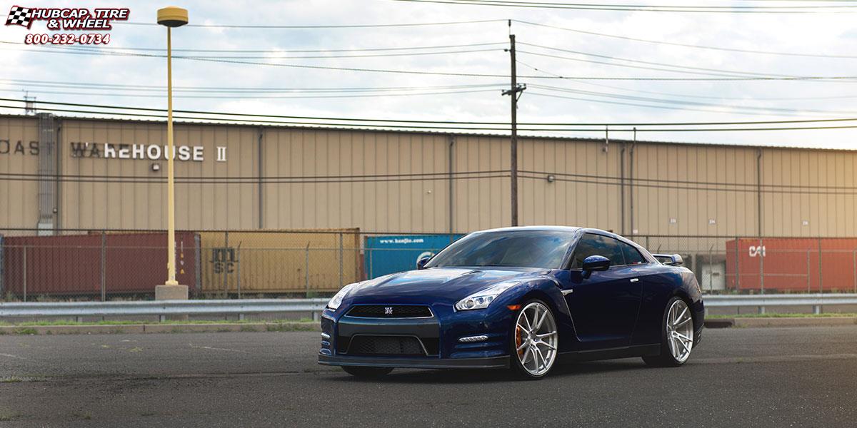 vehicle gallery/nissan gt r niche grand prix 22x105  Machined Silver wheels and rims