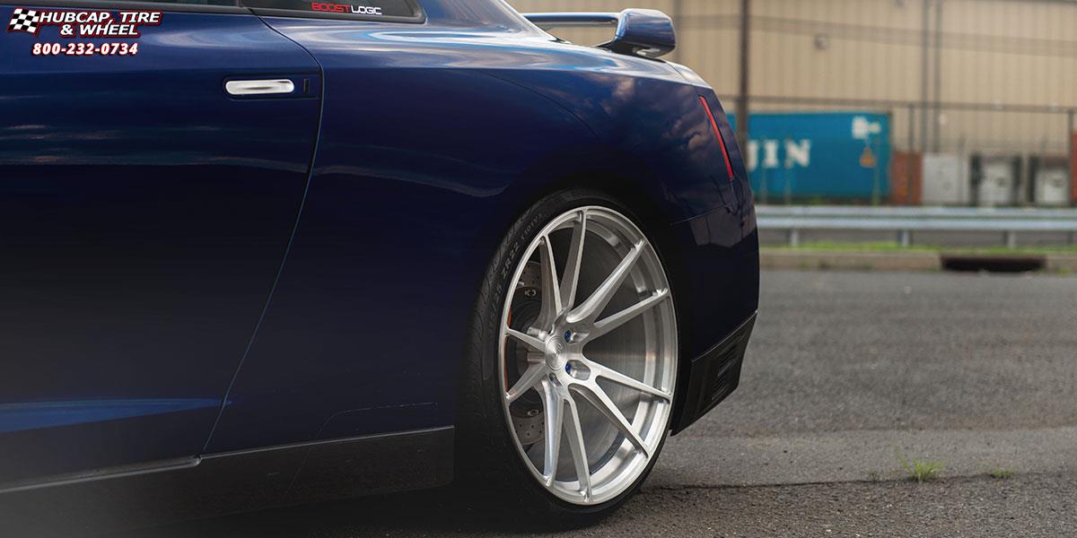 vehicle gallery/nissan gt r niche grand prix 22x105  Machined Silver wheels and rims