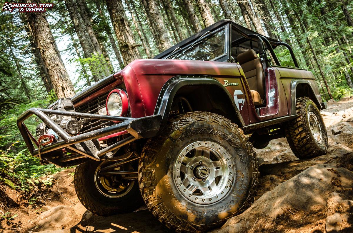 vehicle gallery/ford bronco fuel anza beadlock d116 17X9  Raw Machined wheels and rims