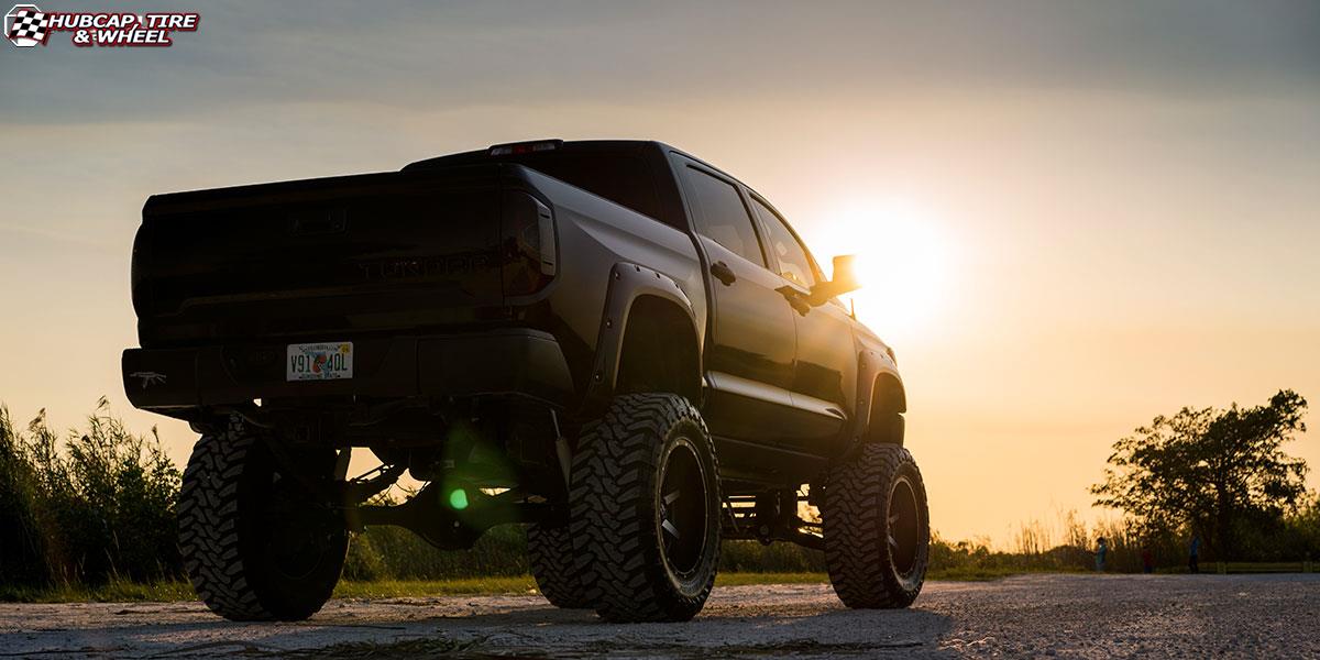 vehicle gallery/toyota tundra fuel maverick d261 22X12  Black & Machined wheels and rims