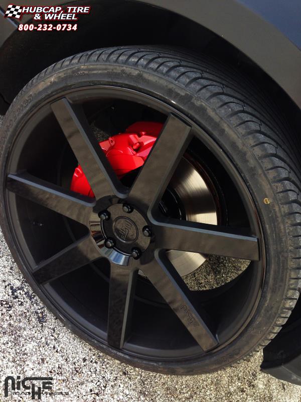 vehicle gallery/land rover range rover niche verona m150 24x10  Black & Machined with Dark Tint wheels and rims