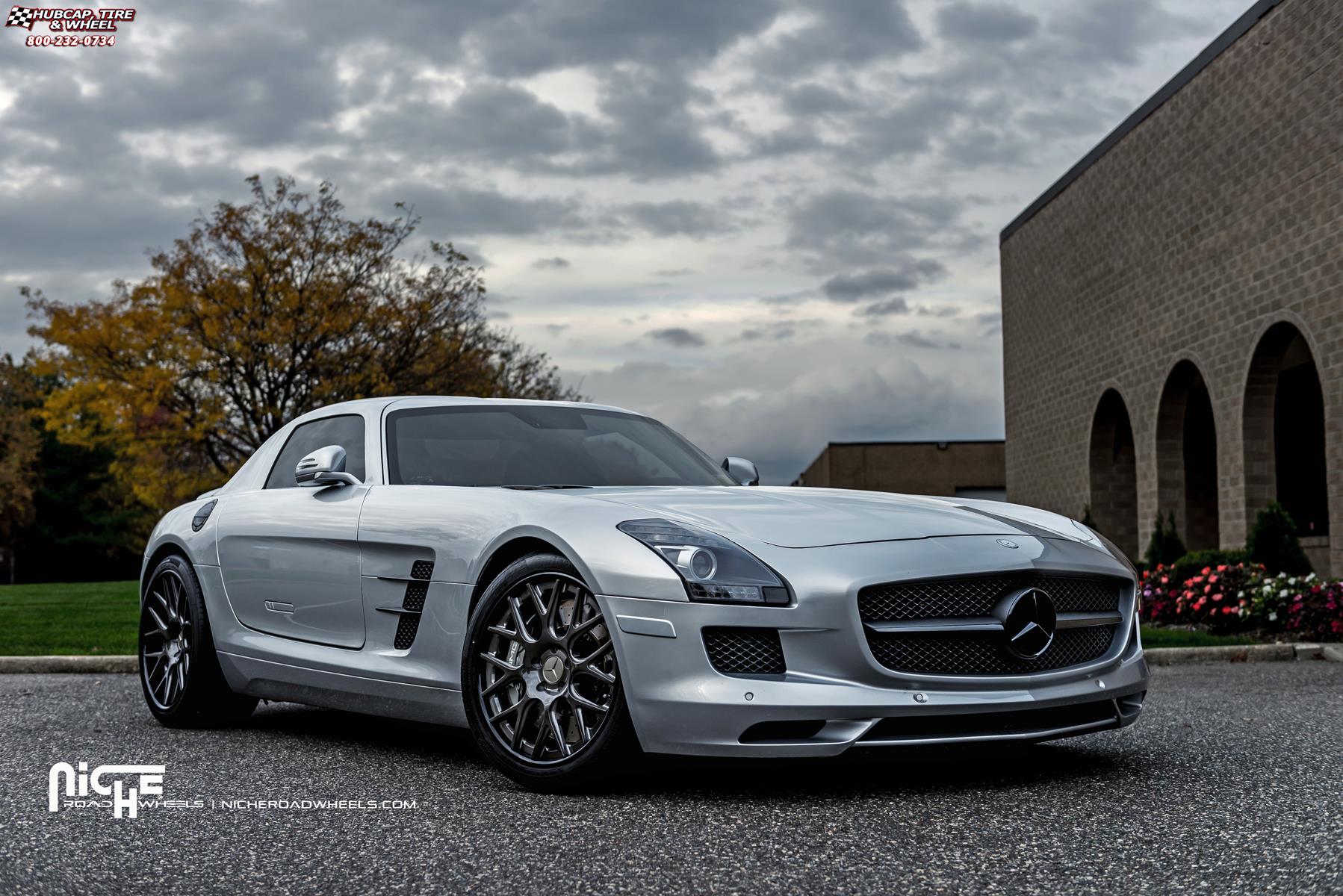 vehicle gallery/mercedes benz sls niche circuit 19x95  Triple dark tint, gloss clear, gloss black lip wheels and rims