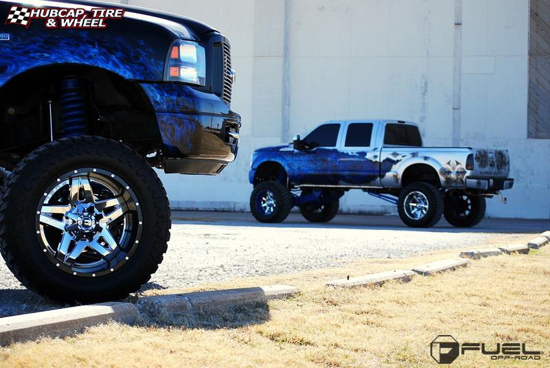 vehicle gallery/ford f 250 fuel full blown d253 22X12  PVD Chrome Center | Gloss Black Lip wheels and rims