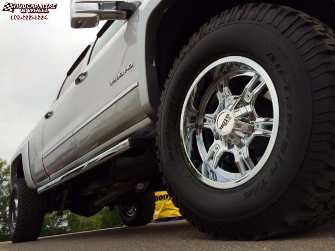 vehicle gallery/gmc sierra 3500 moto metal mo969  Chrome White Accents wheels and rims