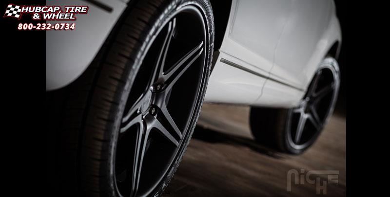 vehicle gallery/audi q7 niche sportiva 22x105  Brushed | Hi Luster Polished Lip wheels and rims