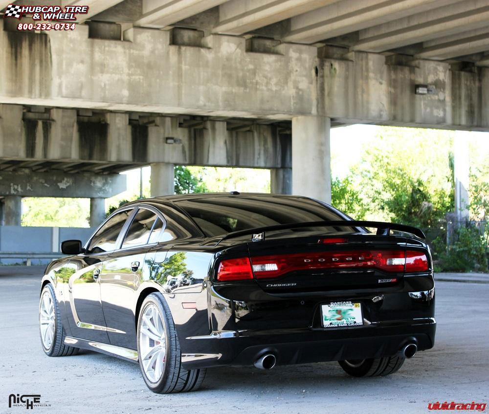 vehicle gallery/dodge charger srt8 niche concourse m886  Silver & Machined/Chrome Stainless wheels and rims