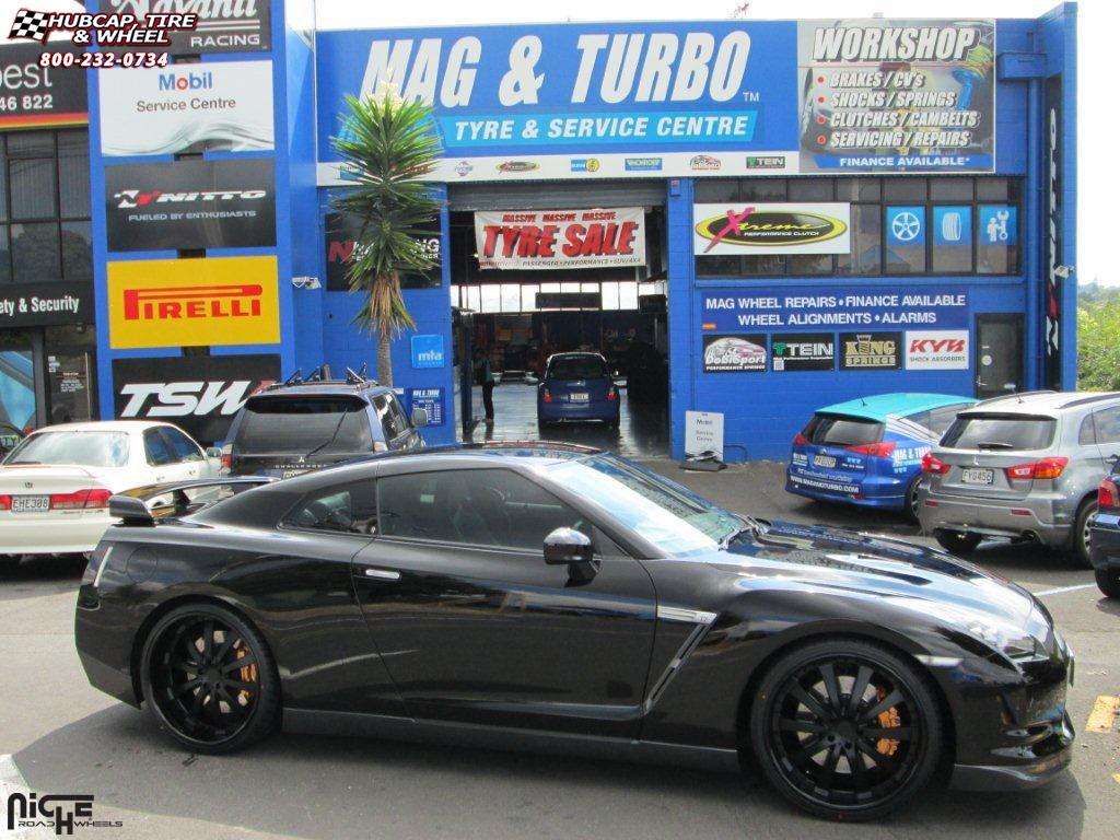 vehicle gallery/nissan gt r niche element 22x95  Candy Black wheels and rims