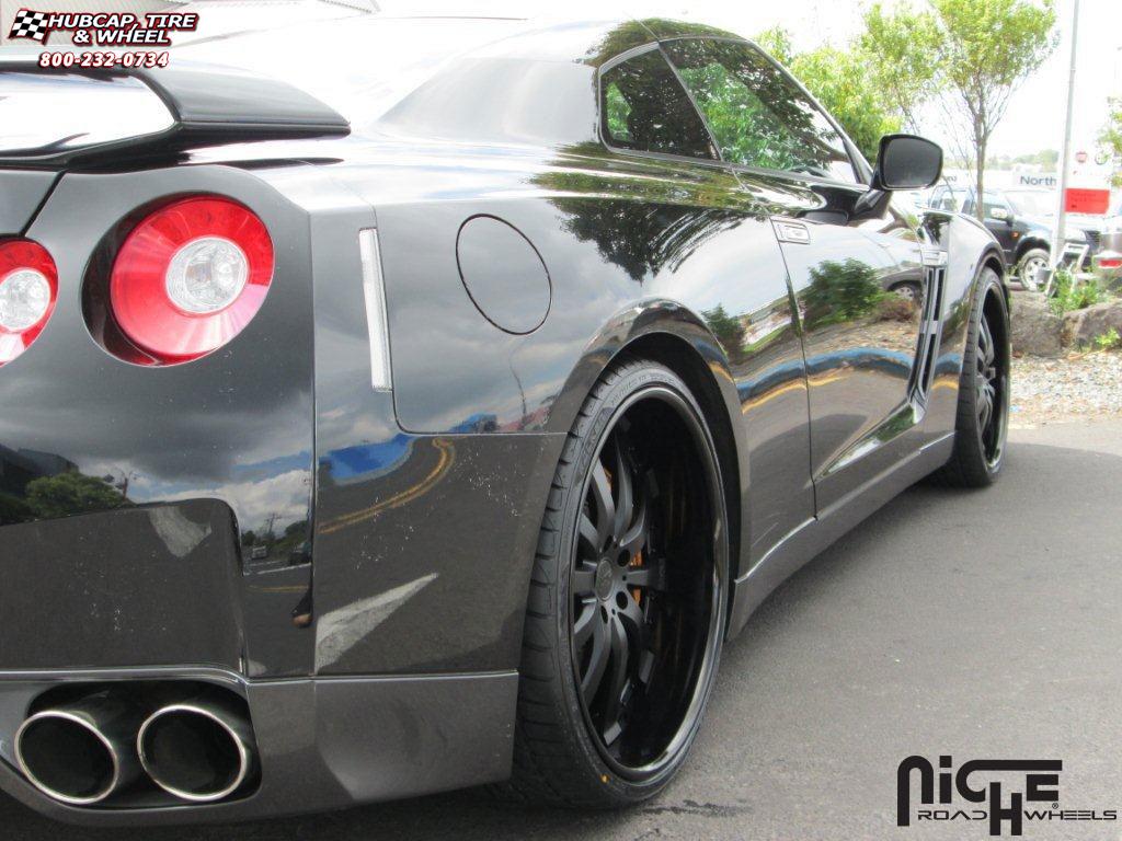 vehicle gallery/nissan gt r niche element 22x95  Candy Black wheels and rims