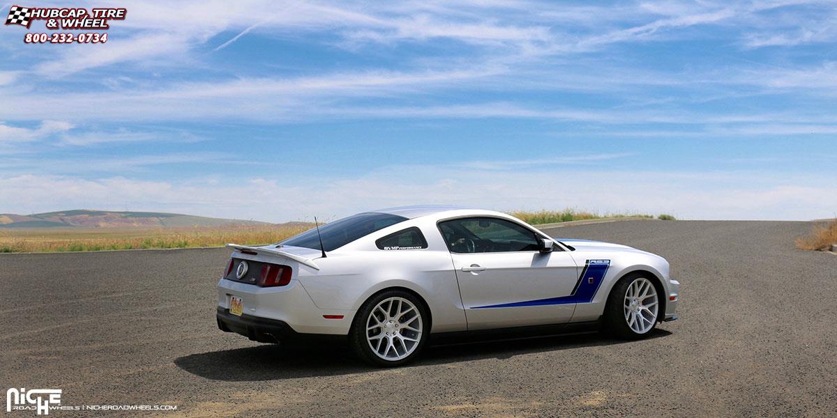 vehicle gallery/ford mustang niche intake m160 20x105  Silver & Machined wheels and rims