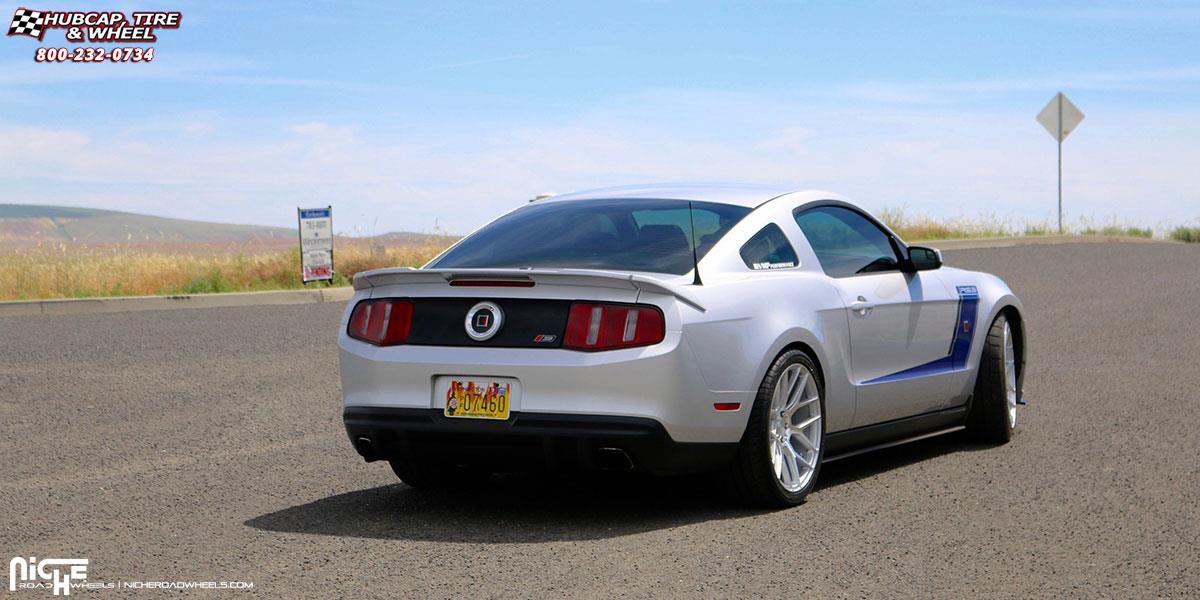 vehicle gallery/ford mustang niche intake m160 20x105  Silver & Machined wheels and rims