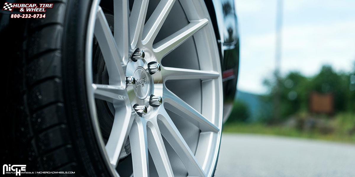 vehicle gallery/cadillac cts niche surge m112  Silver & Machined wheels and rims