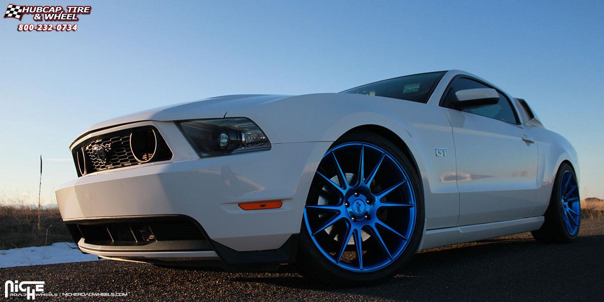 vehicle gallery/ford mustang niche vicenza m154 20x9 Peek a Blue wheels and rims