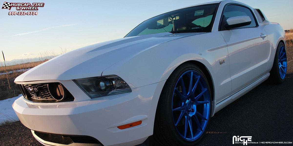 vehicle gallery/ford mustang niche vicenza m154 20x9 Peek a Blue wheels and rims