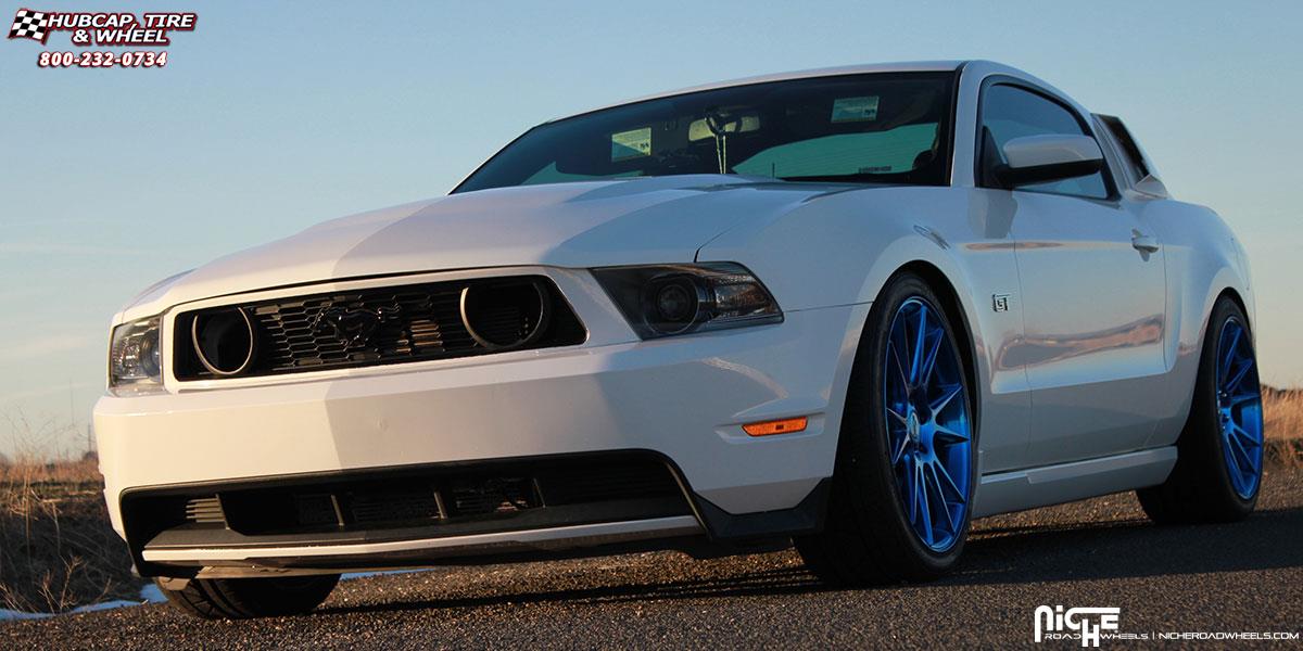 vehicle gallery/ford mustang niche vicenza m154 20x9 Peek a Blue wheels and rims