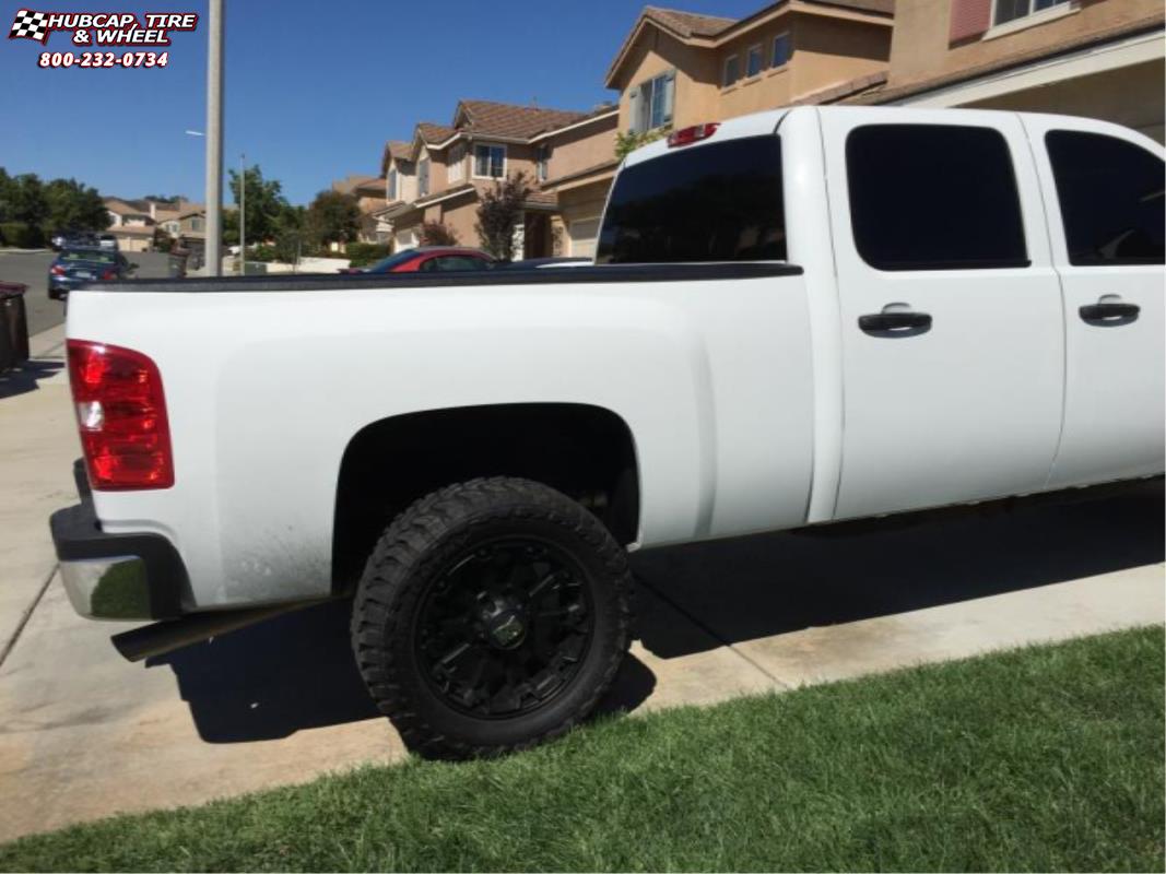 vehicle gallery/2013 chevrolet silverado 2500 hd xd series xd800 misfit 20x10  Matte Black wheels and rims