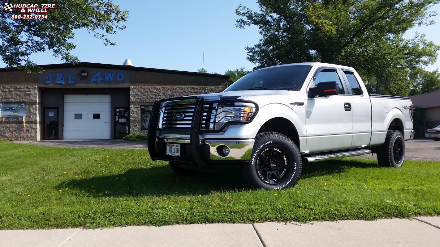 vehicle gallery/ford f150 moto metal mo961  Satin Black Silver Insert wheels and rims