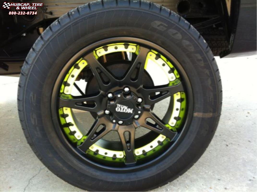 vehicle gallery/chevrolet silverado 1500 moto metal mo961  Satin Black Green Insert wheels and rims