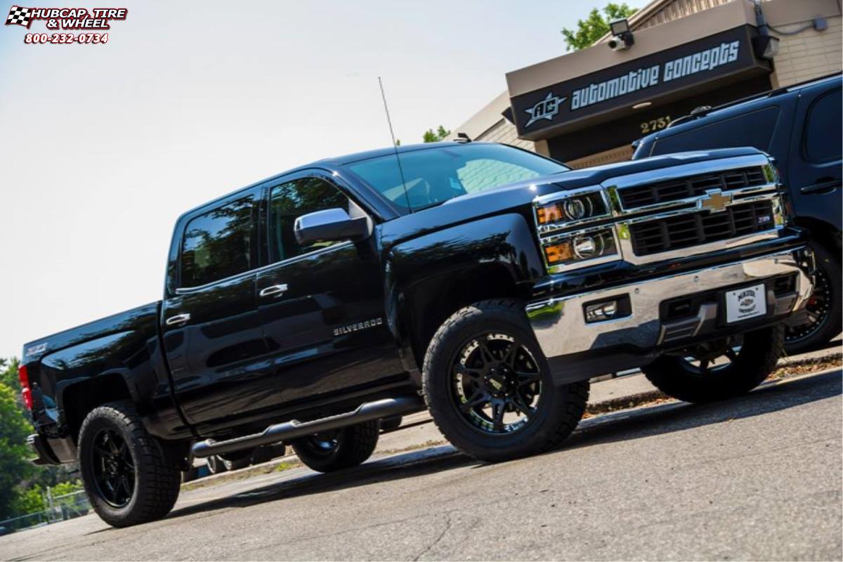 vehicle gallery/chevrolet silverado 1500 moto metal mo961  Satin Black Silver Insert wheels and rims