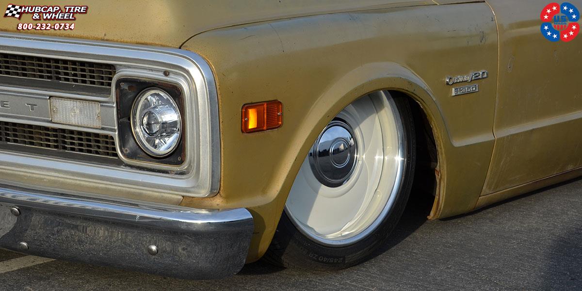 vehicle gallery/chevrolet c20 us mags plain jane u601 20X9  White Pearl | Polished Lip wheels and rims