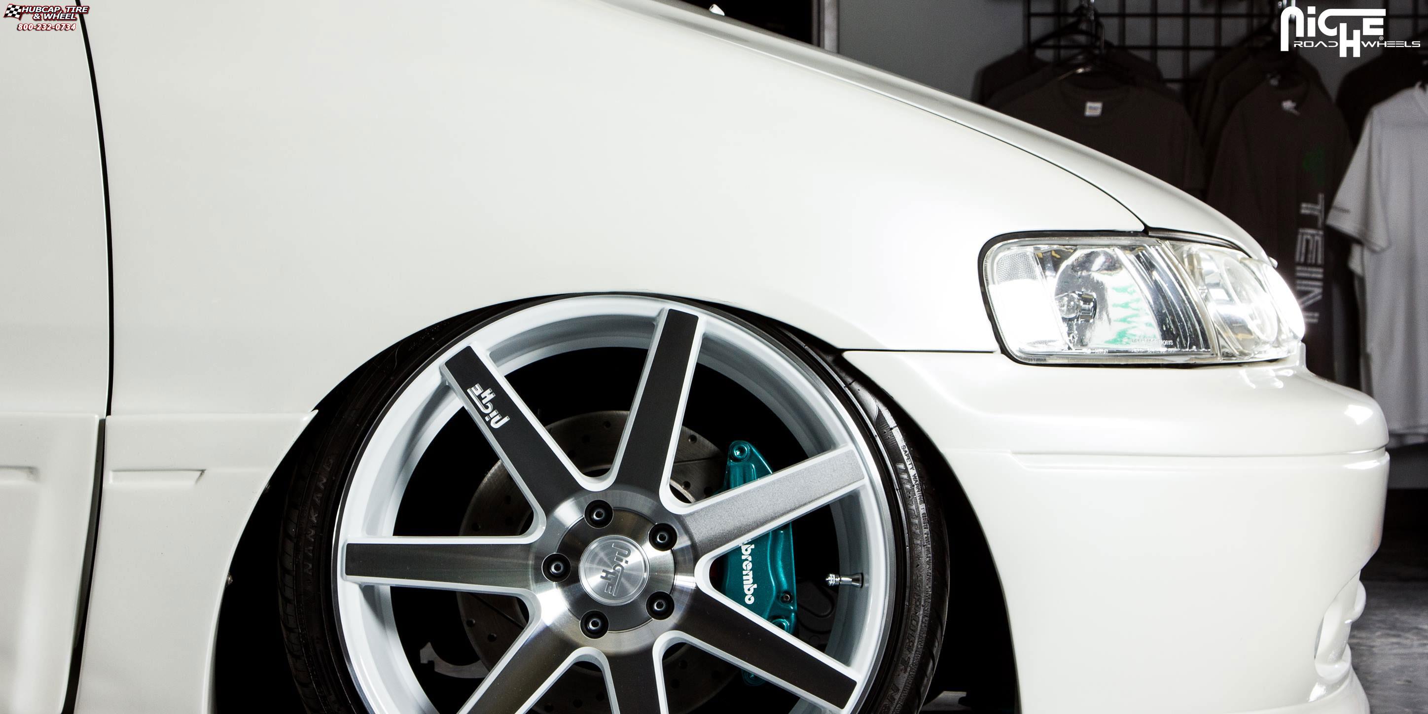 vehicle gallery/honda odyssey niche verona m151 20x9  Gloss White & Machined wheels and rims