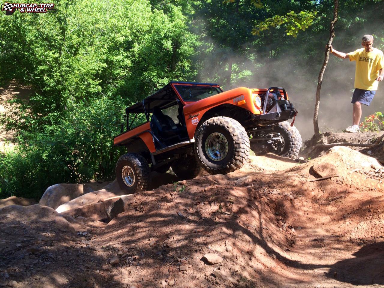 vehicle gallery/ford bronco fuel anza beadlock d116 17X9  Raw Machined wheels and rims