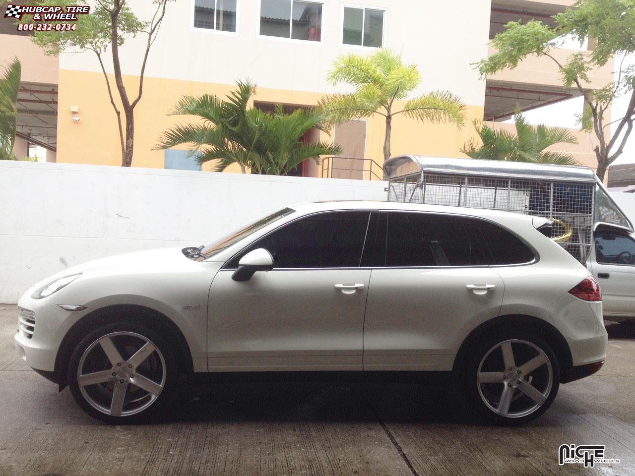 vehicle gallery/porsche cayenne niche milan m135 suv 22x10  Silver with Machine Cut Face wheels and rims