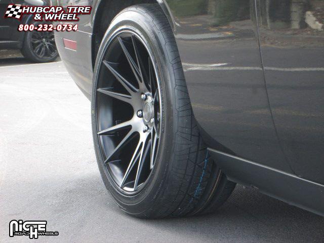 vehicle gallery/dodge challenger niche vicenza m153  Black & Machined with Dark Tint wheels and rims
