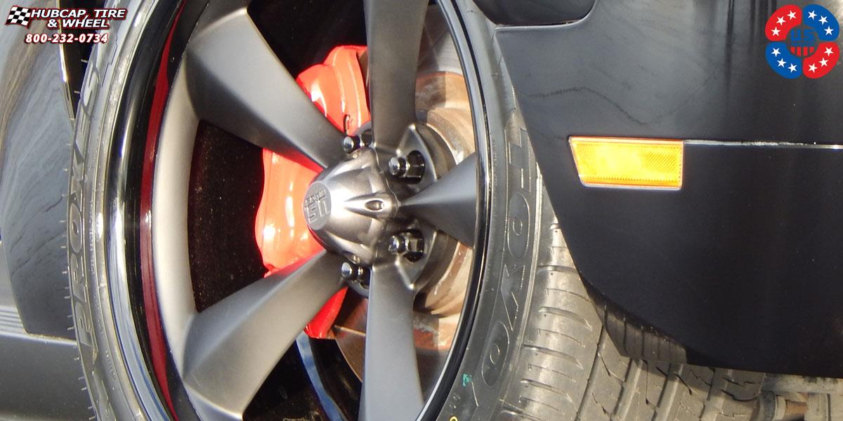 vehicle gallery/dodge challenger us mags standard u500 20X10  Matte Black Center | Gloss Black Lip wheels and rims